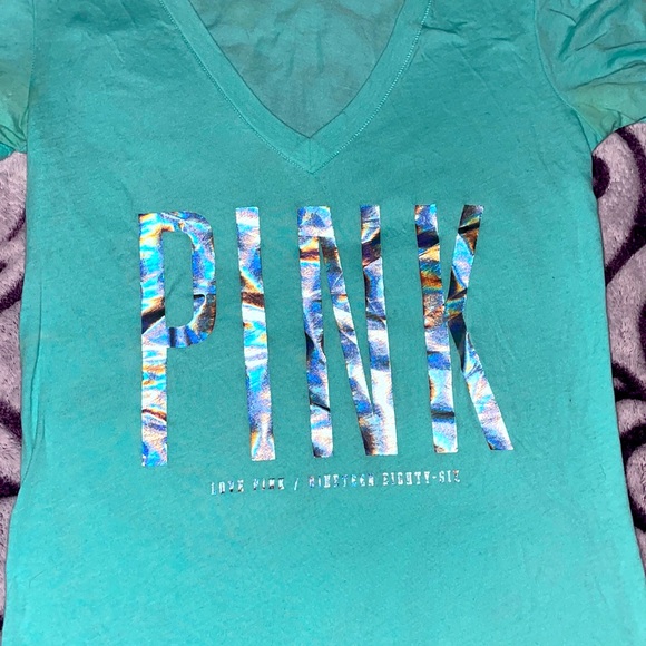 VS Pink Size Small V Neck T Shirt - Picture 1 of 5